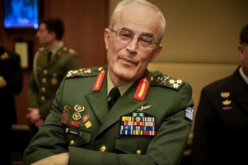 Στρατηγός Καμπάς: «Δεν πρέπει να διαπραγματευόμαστε με αντικείμενο την εθνική μας κυριαρχία»
